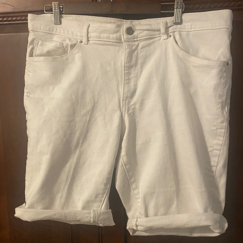 White Levis denim bermuda jean shorts 33